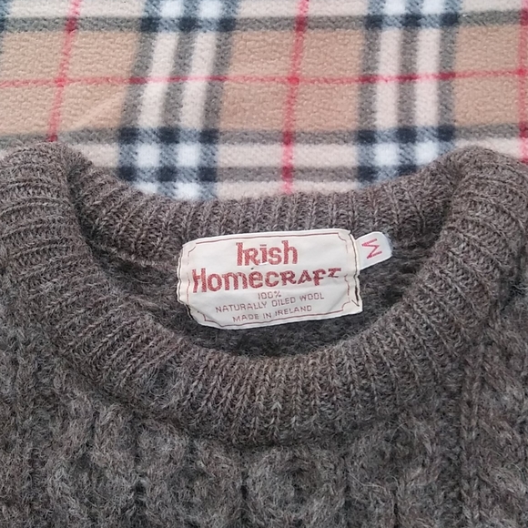 Irish Homecraft 100% naturally diled wool sweater - Picture 4 of 6